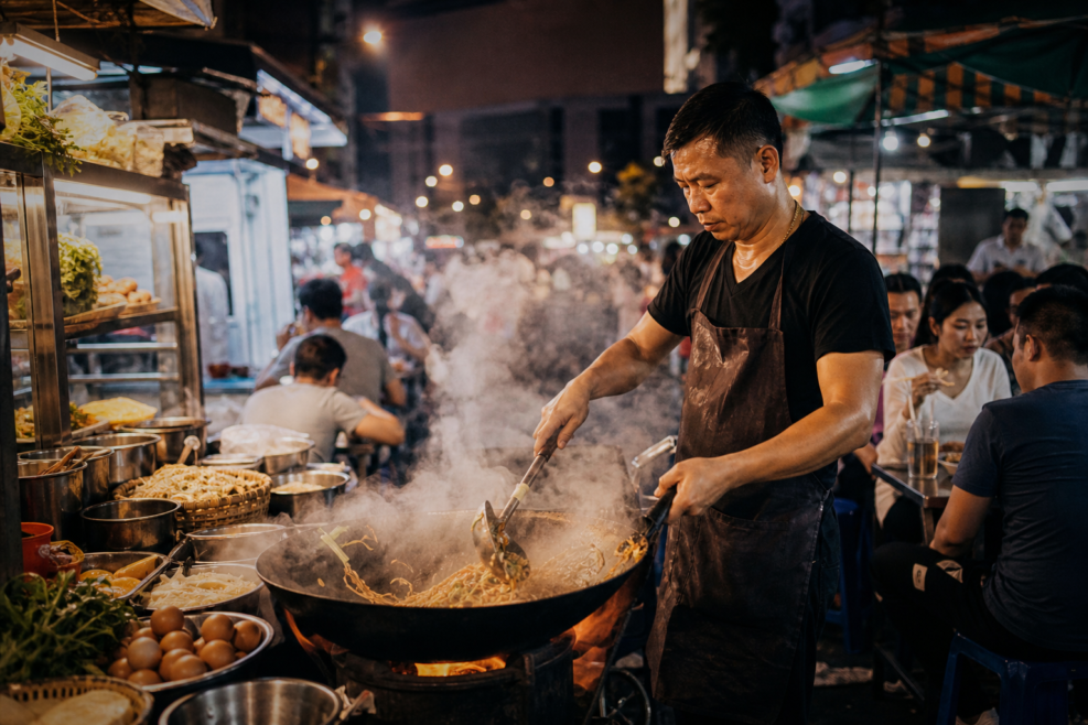 Tarabă de street food în Yaowarat, Bangkok