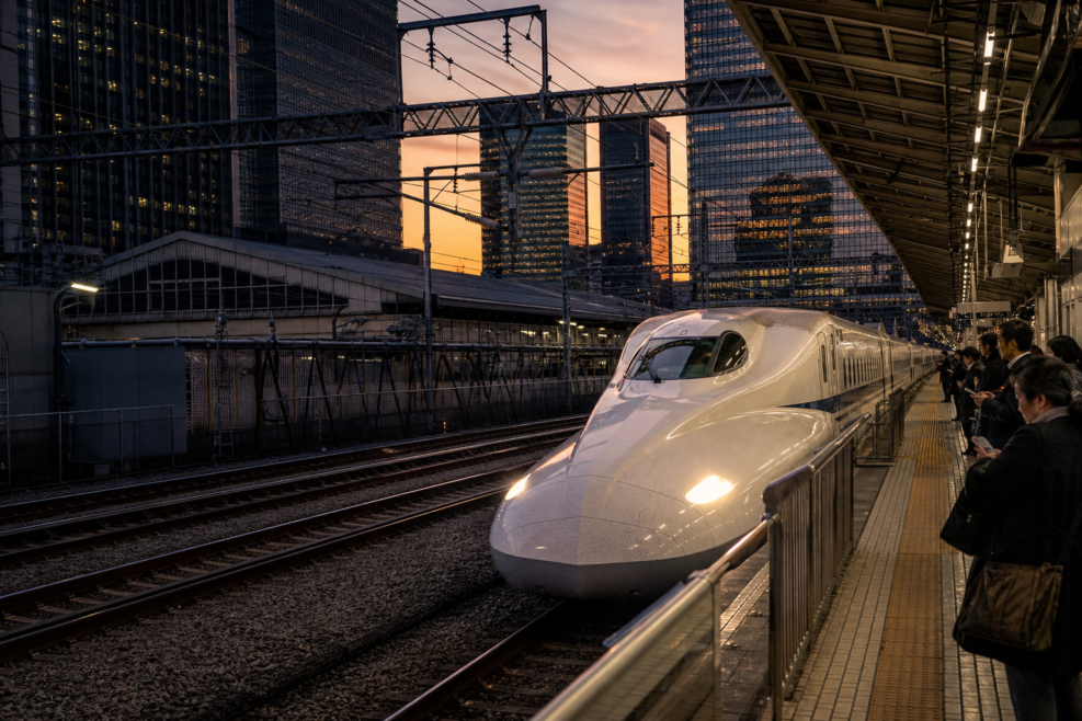 Tren Shinkansen în Tokyo, Japonia, destinație din topul asiatic al verii 2026